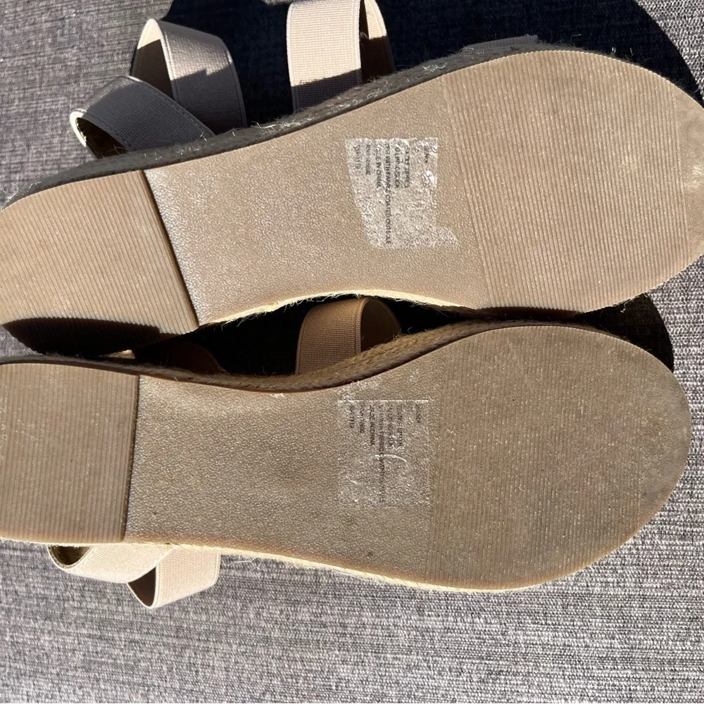 Steve Madden size 3 wedges. Excellent condition and worn once - Picture 3 of 3